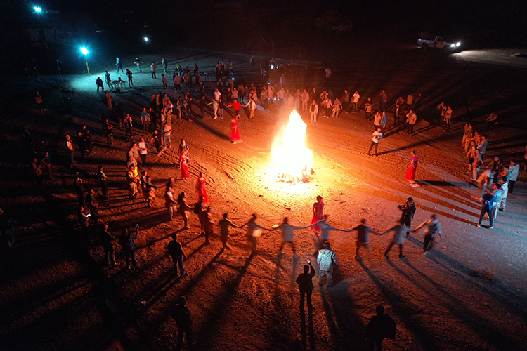 篝火晚会