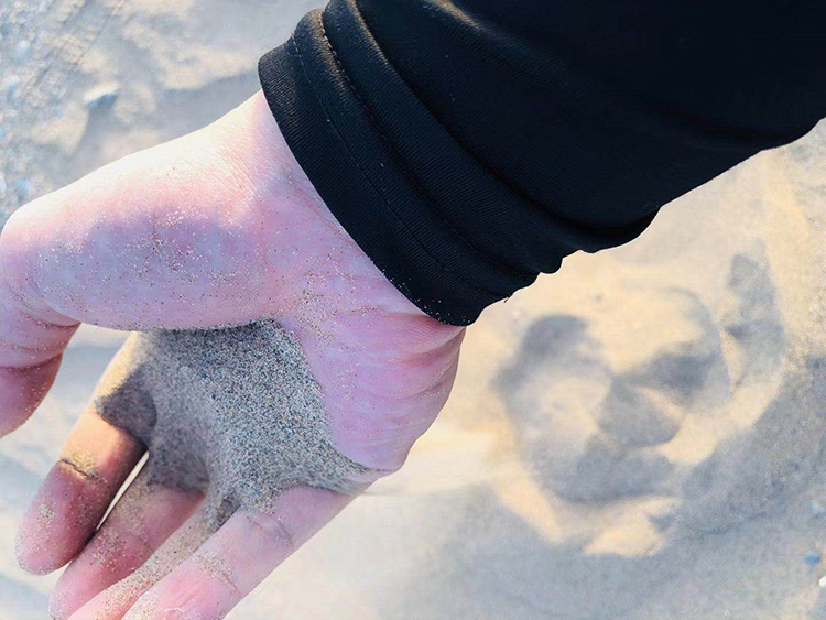 指间流走的沙