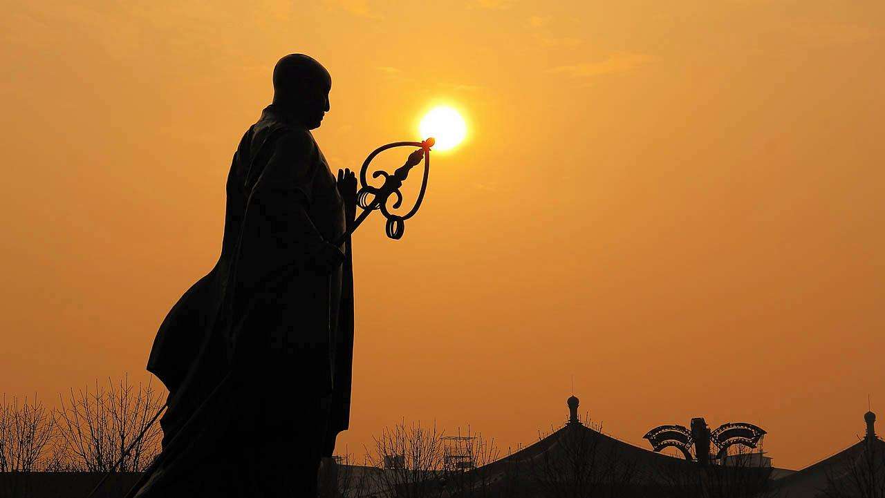 玄奘大师雕像