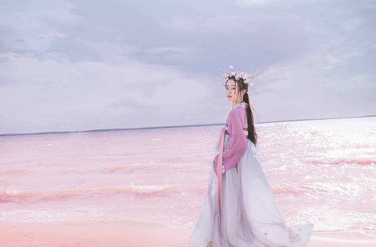 沙漠汉服旅游