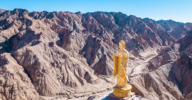 敦煌三危山