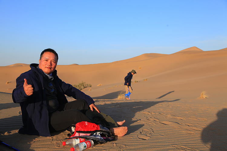 沙漠徒步旅游