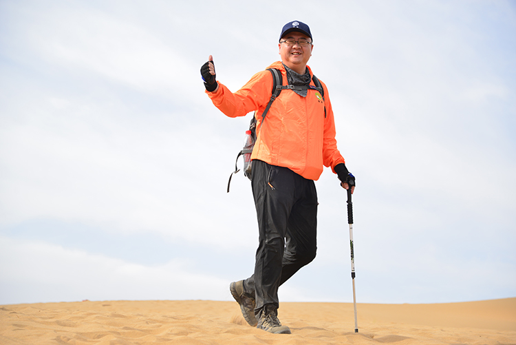 海鼎农业戈壁徒步70km挑战赛