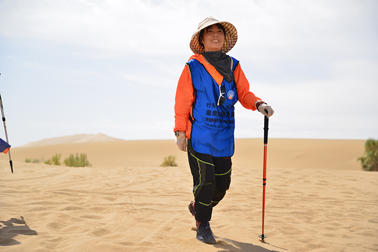 大牧人牧业戈壁徒步70km挑战赛